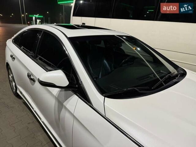 Белый Хендай Соната, объемом двигателя 2.36 л и пробегом 80 тыс. км за 13000 $, фото 39 на Automoto.ua