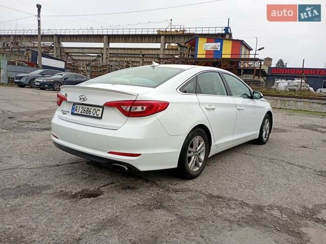 Белый Хендай Соната, объемом двигателя 2.4 л и пробегом 153 тыс. км за 10200 $, фото 5 на Automoto.ua