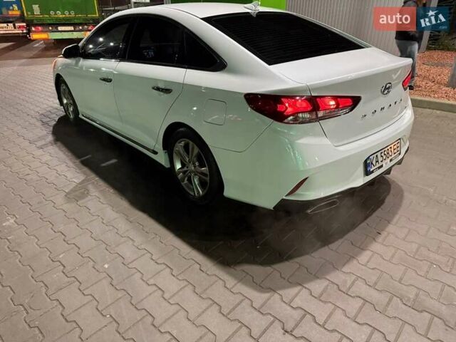 Белый Хендай Соната, объемом двигателя 2.36 л и пробегом 80 тыс. км за 13000 $, фото 12 на Automoto.ua