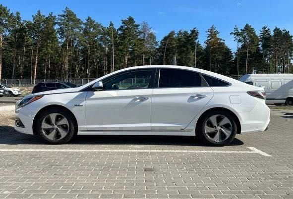 Белый Хендай Соната, объемом двигателя 2 л и пробегом 167 тыс. км за 9200 $, фото 11 на Automoto.ua