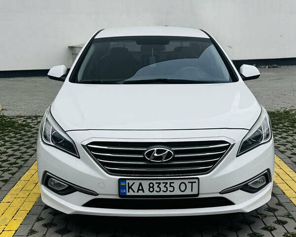 Білий Хендай Соната, об'ємом двигуна 2 л та пробігом 378 тис. км за 11300 $, фото 1 на Automoto.ua