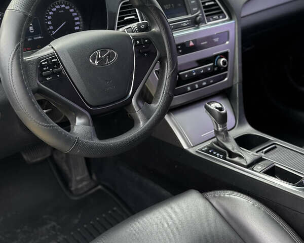 Білий Хендай Соната, об'ємом двигуна 2 л та пробігом 378 тис. км за 11300 $, фото 20 на Automoto.ua