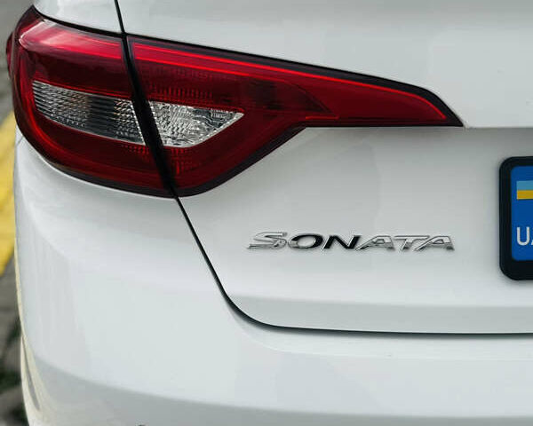 Білий Хендай Соната, об'ємом двигуна 2 л та пробігом 378 тис. км за 11300 $, фото 14 на Automoto.ua