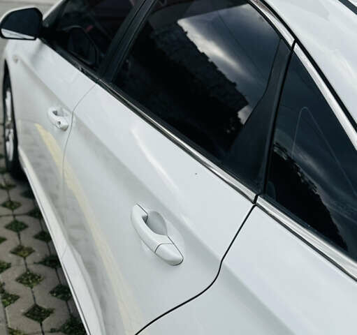 Білий Хендай Соната, об'ємом двигуна 2 л та пробігом 378 тис. км за 11300 $, фото 8 на Automoto.ua