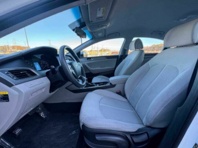 Белый Хендай Соната, объемом двигателя 2.4 л и пробегом 69 тыс. км за 10600 $, фото 8 на Automoto.ua