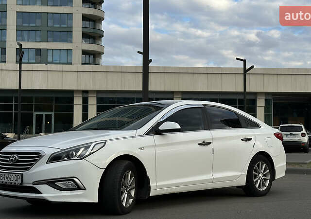 Белый Хендай Соната, объемом двигателя 2 л и пробегом 385 тыс. км за 9100 $, фото 6 на Automoto.ua