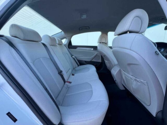 Белый Хендай Соната, объемом двигателя 2.4 л и пробегом 69 тыс. км за 10600 $, фото 12 на Automoto.ua