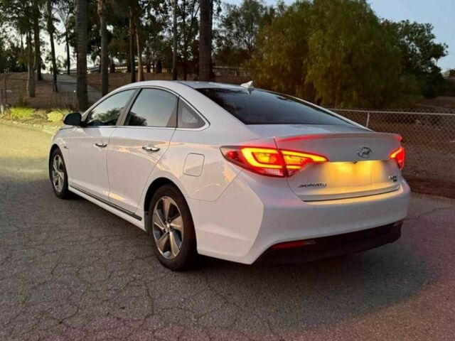 Белый Хендай Соната, объемом двигателя 2 л и пробегом 89 тыс. км за 10680 $, фото 2 на Automoto.ua