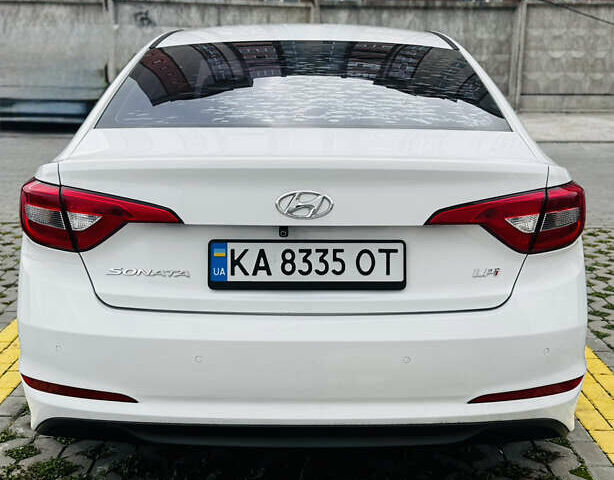 Білий Хендай Соната, об'ємом двигуна 2 л та пробігом 378 тис. км за 11300 $, фото 11 на Automoto.ua