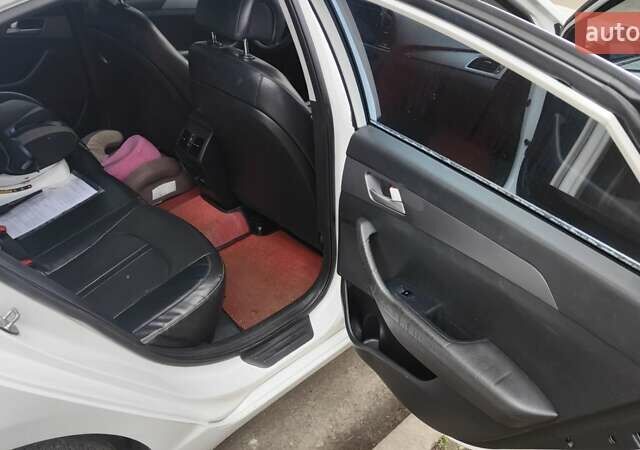 Хендай Соната 2017 в Киеве на Automoto.ua Белый Хендай Соната, объемом двигателя 2 л и пробегом 410 тыс. км за 12500 $, фото 2 на Automoto.ua