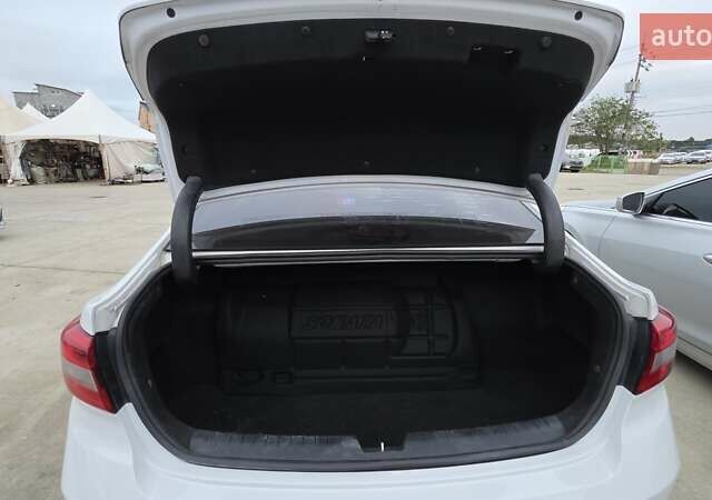 Білий Хендай Соната, об'ємом двигуна 2 л та пробігом 415 тис. км за 9490 $, фото 4 на Automoto.ua