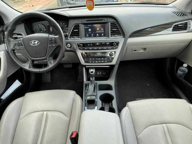 Белый Хендай Соната, объемом двигателя 2 л и пробегом 89 тыс. км за 10680 $, фото 6 на Automoto.ua