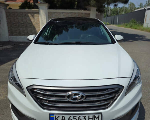 Белый Хендай Соната, объемом двигателя 2.36 л и пробегом 127 тыс. км за 10300 $, фото 2 на Automoto.ua