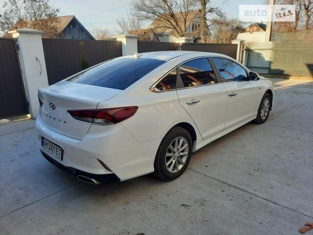 Белый Хендай Соната, объемом двигателя 2 л и пробегом 252 тыс. км за 13700 $, фото 34 на Automoto.ua