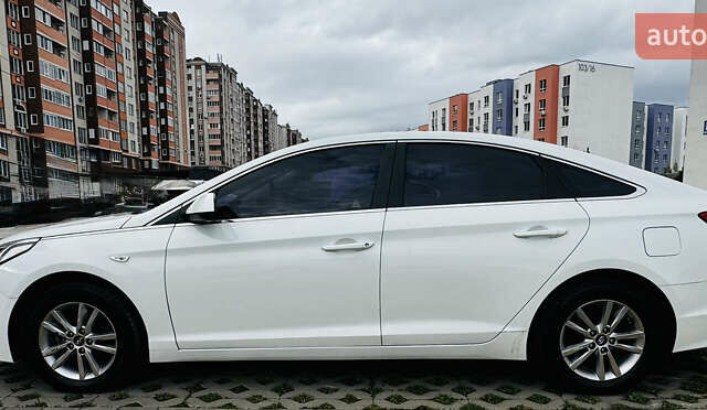 Білий Хендай Соната, об'ємом двигуна 2 л та пробігом 378 тис. км за 11300 $, фото 16 на Automoto.ua