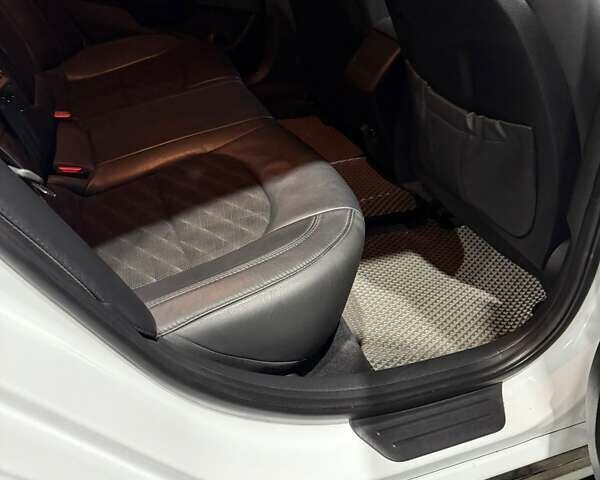 Белый Хендай Соната, объемом двигателя 2.36 л и пробегом 80 тыс. км за 13000 $, фото 34 на Automoto.ua