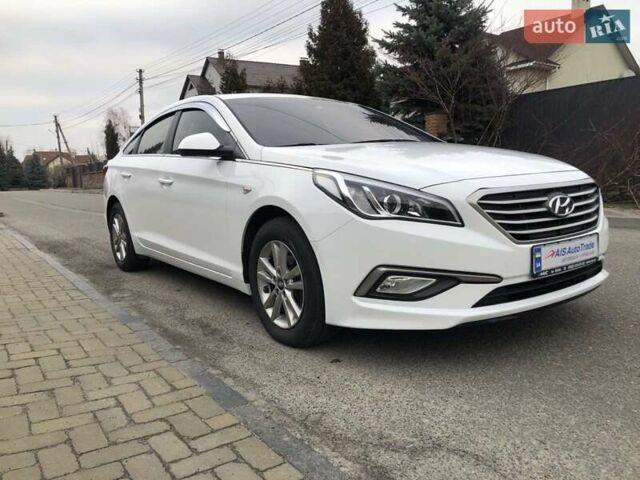 Белый Хендай Соната, объемом двигателя 2 л и пробегом 354 тыс. км за 10790 $, фото 1 на Automoto.ua