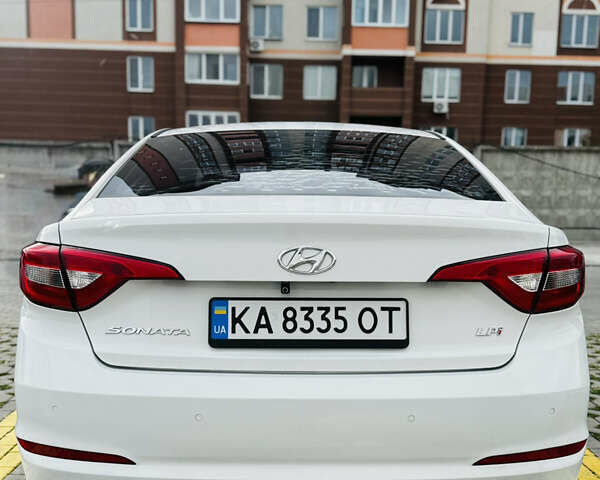 Білий Хендай Соната, об'ємом двигуна 2 л та пробігом 378 тис. км за 11300 $, фото 12 на Automoto.ua