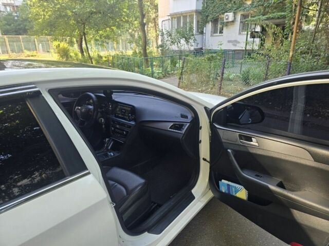 Білий Хендай Соната, об'ємом двигуна 2 л та пробігом 205 тис. км за 9800 $, фото 10 на Automoto.ua