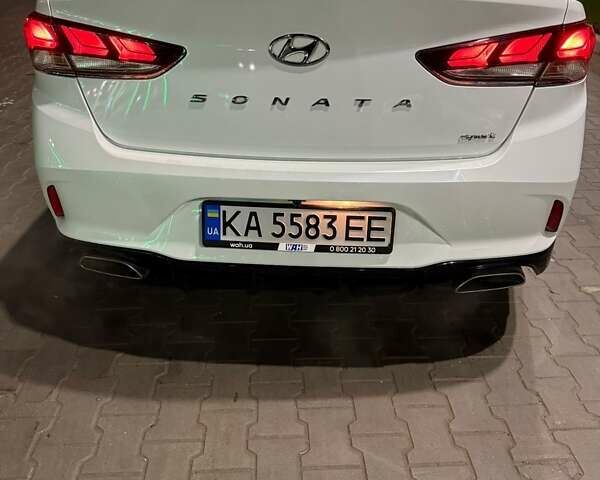 Белый Хендай Соната, объемом двигателя 2.36 л и пробегом 80 тыс. км за 13000 $, фото 14 на Automoto.ua