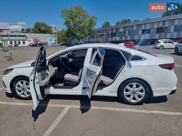 Белый Хендай Соната, объемом двигателя 2.4 л и пробегом 99 тыс. км за 14000 $, фото 17 на Automoto.ua