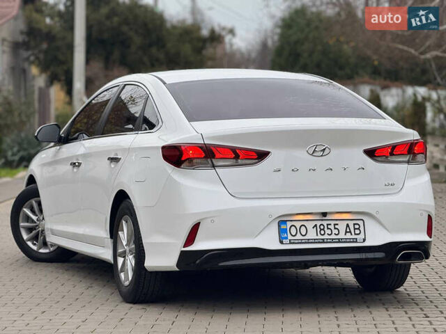 Білий Хендай Соната, об'ємом двигуна 1.69 л та пробігом 151 тис. км за 14000 $, фото 11 на Automoto.ua