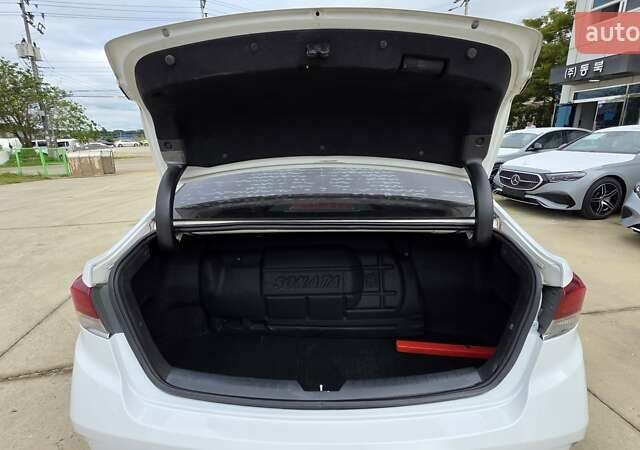 Білий Хендай Соната, об'ємом двигуна 0 л та пробігом 382 тис. км за 11490 $, фото 13 на Automoto.ua