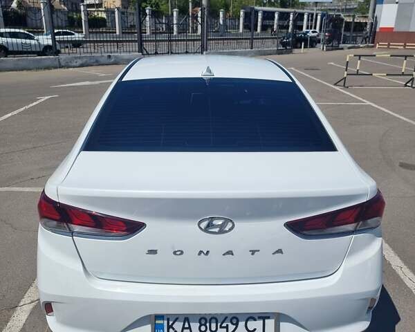 Белый Хендай Соната, объемом двигателя 2.4 л и пробегом 99 тыс. км за 14000 $, фото 23 на Automoto.ua