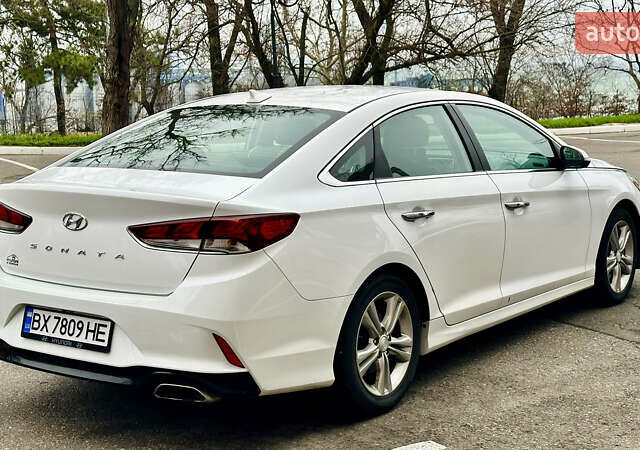 Белый Хендай Соната, объемом двигателя 2.36 л и пробегом 46 тыс. км за 14000 $, фото 16 на Automoto.ua