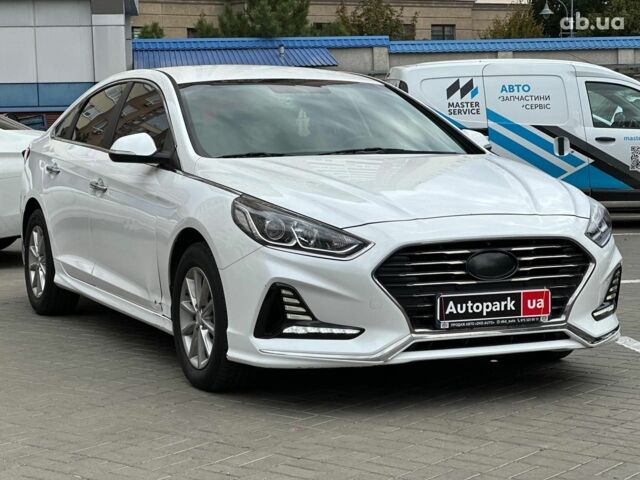 Білий Хендай Соната, об'ємом двигуна 1.7 л та пробігом 151 тис. км за 14990 $, фото 5 на Automoto.ua