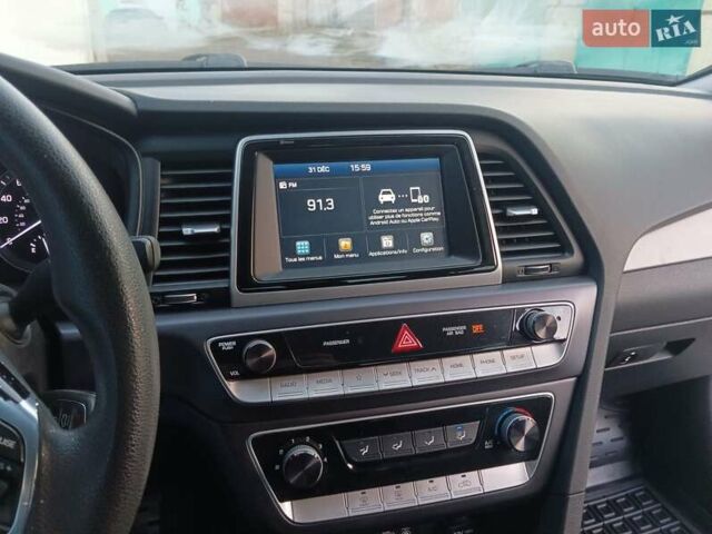 Белый Хендай Соната, объемом двигателя 2.4 л и пробегом 131 тыс. км за 14950 $, фото 3 на Automoto.ua