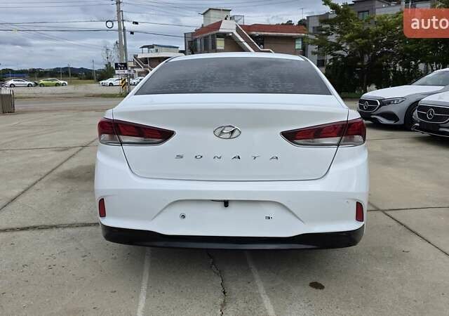 Білий Хендай Соната, об'ємом двигуна 0 л та пробігом 382 тис. км за 11490 $, фото 3 на Automoto.ua