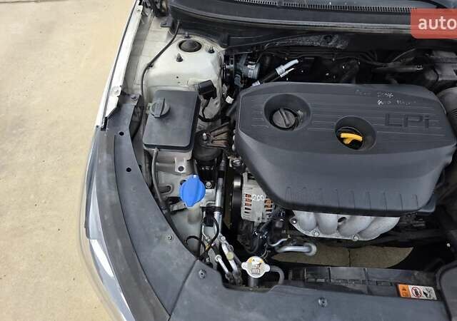 Білий Хендай Соната, об'ємом двигуна 0 л та пробігом 382 тис. км за 11490 $, фото 9 на Automoto.ua