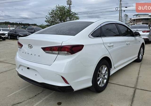 Білий Хендай Соната, об'ємом двигуна 0 л та пробігом 382 тис. км за 11490 $, фото 4 на Automoto.ua
