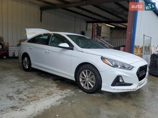 Белый Хендай Соната, объемом двигателя 2.4 л и пробегом 67 тыс. км за 2100 $, фото 3 на Automoto.ua