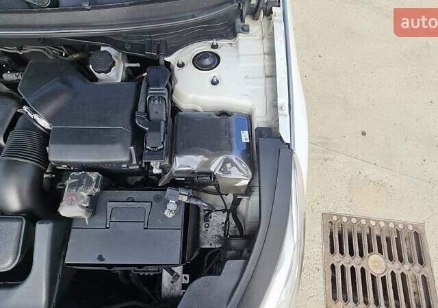 Білий Хендай Соната, об'ємом двигуна 2 л та пробігом 329 тис. км за 10990 $, фото 8 на Automoto.ua