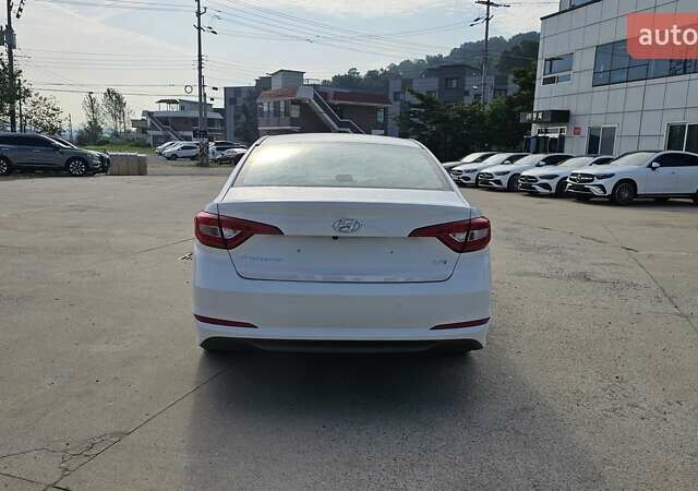 Білий Хендай Соната, об'ємом двигуна 2 л та пробігом 329 тис. км за 10990 $, фото 3 на Automoto.ua