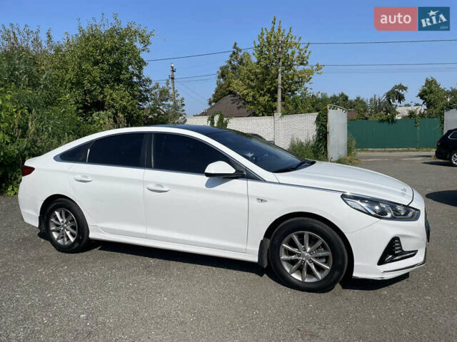 Білий Хендай Соната, об'ємом двигуна 2 л та пробігом 273 тис. км за 9950 $, фото 7 на Automoto.ua