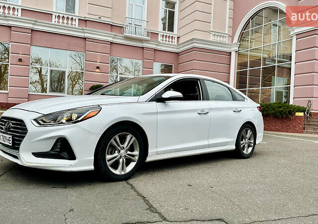 Белый Хендай Соната, объемом двигателя 2.36 л и пробегом 46 тыс. км за 14000 $, фото 3 на Automoto.ua