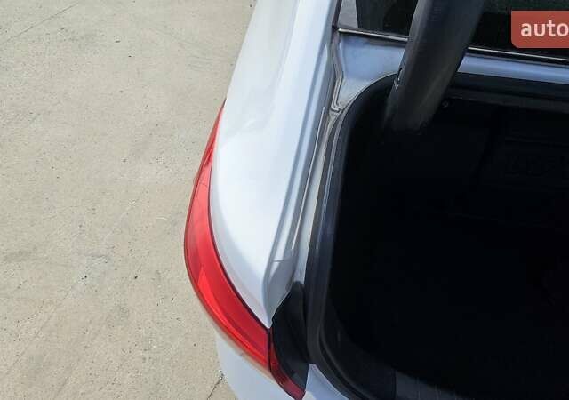 Білий Хендай Соната, об'ємом двигуна 2 л та пробігом 329 тис. км за 10990 $, фото 5 на Automoto.ua