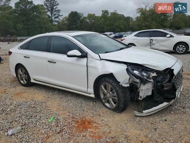 Белый Хендай Соната, объемом двигателя 2.4 л и пробегом 97 тыс. км за 2000 $, фото 3 на Automoto.ua