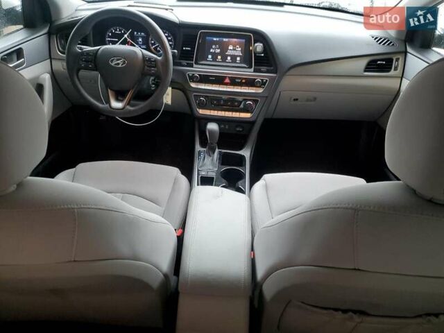 Белый Хендай Соната, объемом двигателя 2.4 л и пробегом 67 тыс. км за 2100 $, фото 7 на Automoto.ua