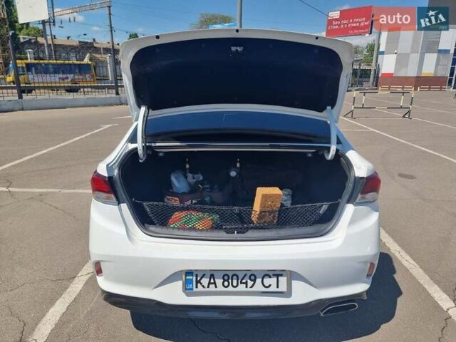 Белый Хендай Соната, объемом двигателя 2.4 л и пробегом 99 тыс. км за 14000 $, фото 18 на Automoto.ua