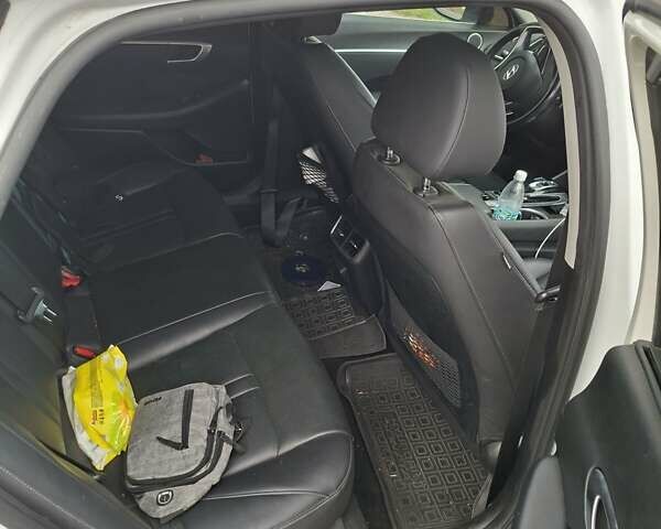 Білий Хендай Соната, об'ємом двигуна 2 л та пробігом 97 тис. км за 20000 $, фото 3 на Automoto.ua