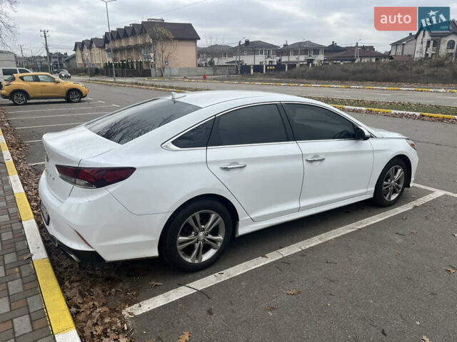 Белый Хендай Соната, объемом двигателя 2.4 л и пробегом 150 тыс. км за 13500 $, фото 9 на Automoto.ua