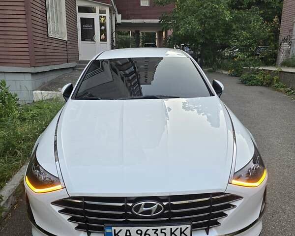 Белый Хендай Соната, объемом двигателя 2 л и пробегом 128 тыс. км за 22500 $, фото 27 на Automoto.ua