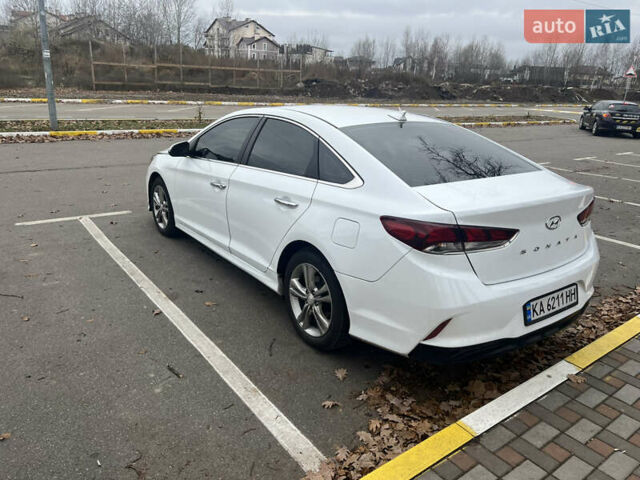 Белый Хендай Соната, объемом двигателя 2.4 л и пробегом 150 тыс. км за 13500 $, фото 6 на Automoto.ua