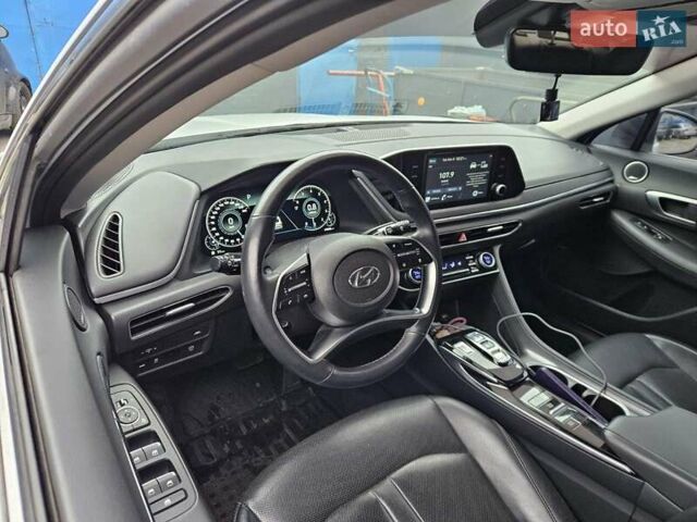 Білий Хендай Соната, об'ємом двигуна 2.5 л та пробігом 49 тис. км за 18599 $, фото 11 на Automoto.ua