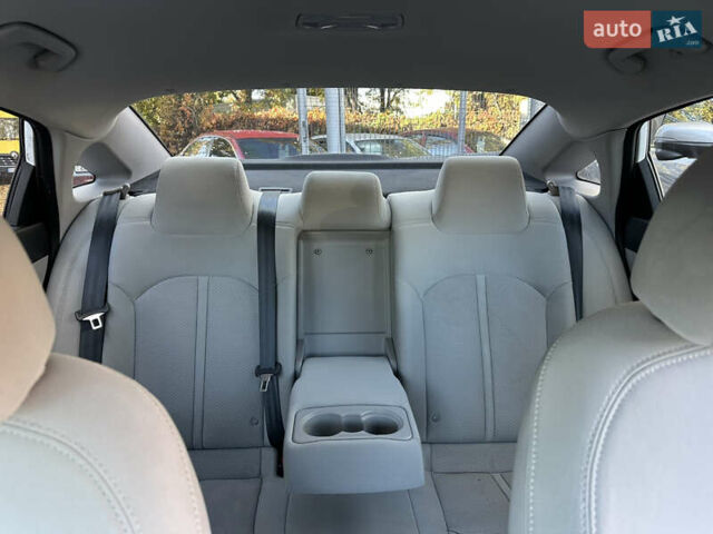 Білий Хендай Соната, об'ємом двигуна 2.5 л та пробігом 62 тис. км за 14500 $, фото 22 на Automoto.ua