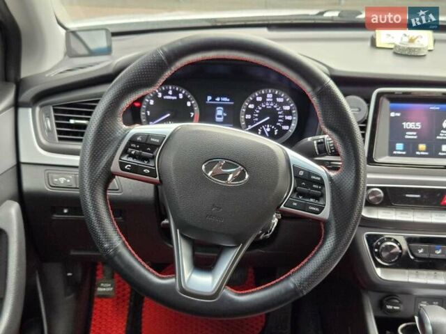 Білий Хендай Соната, об'ємом двигуна 2.4 л та пробігом 195 тис. км за 15900 $, фото 21 на Automoto.ua